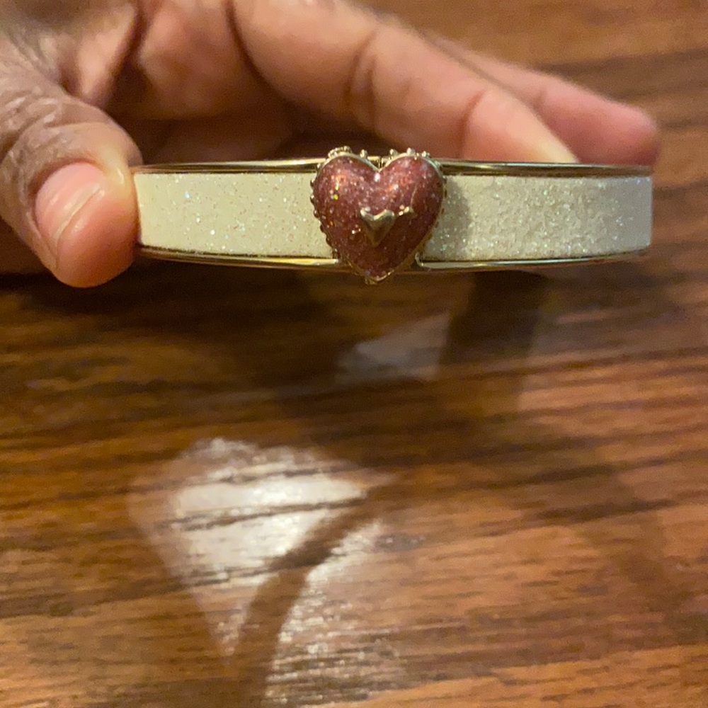 Betsey Johnson clasp bracelet. Heart detail. NWT.